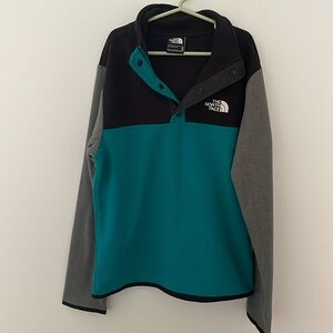 NWOT The North Face girls pullover size medium